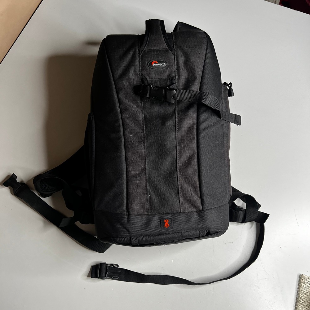 Lowepro Flipside 300 DSLR Camera Backpack Black with Tripod Holder & Dividers